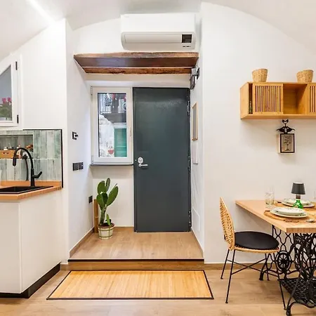 Varriale House Eco Parking Free Only Small Car