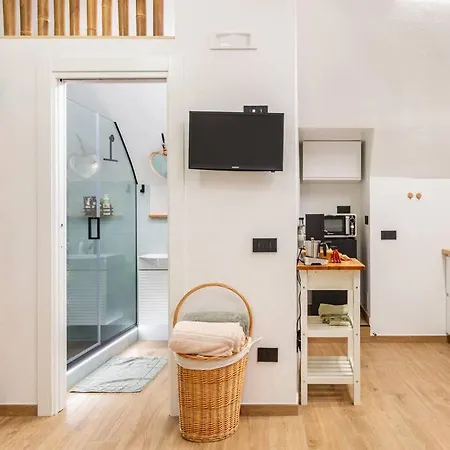Daire Varriale House Eco Parking Free Only Small Car